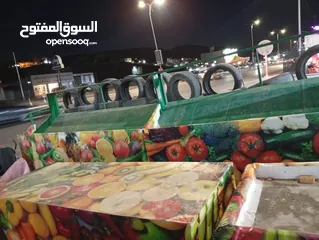  1 رفوف وطاولات خضرة بحاله ممتازه حديد تفصيل