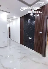  17 شقة مميزه مساحتها 160م او مع روف 200 م في الحي الشرقي