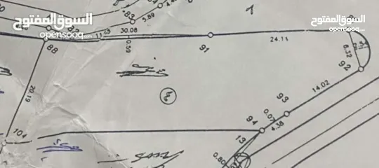  3 ارض على قمة الجبل اراضي المزرعة مقابل لكاسا مول على شارعين هيكليين دونم صافي بعد الشوارع تصنيف سكن أ