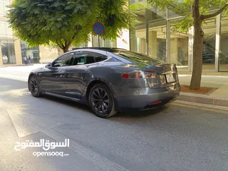  17 TESLA MODEL S2016