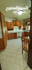  4 شقة للبيع في  الجاردنز  وقرب شارع المدينة المنورة 200م طابق اول علي شارعين بحالة جيدة جدا بسعر مغري