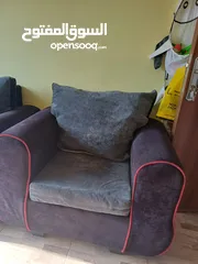  2 طقم كنب بحالة جيدة جدا للبيع