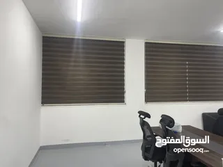  28 تفصيل و تركيب و صيانة جميع انواع ستائر الزيبرا التركية و اللنن و الرولو و جميع انواع الستائر القماش