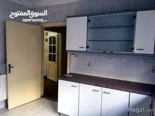  5 شقة غير مفروشة للبيع في السابع بسعر مغري ( Property ID : 30754 )