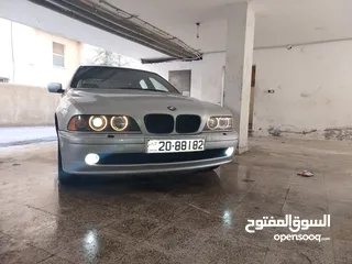  2 BMW 525i 2003