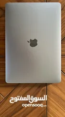  1 MacBook Pro M2