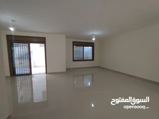  23 شقه مع حديقه للبيع