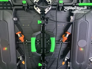  3 شاشة LED مقاس 32 بوصة داخلية وخارجية عرض وتسويق المنتجات صورة وفيديو ومحتوى نصي كفالة سنة