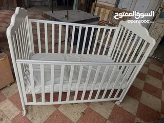  1 سرير اطفال