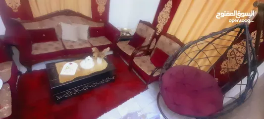  1 غرفه كنب كامله للبيع الخشب ابدا مو مكسر والاسفنج ممتاز