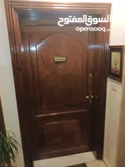  2 باب بيت  بخشب مميز جدا