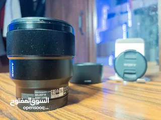  2 Sony SEL85F18 Lens (FE Mount)