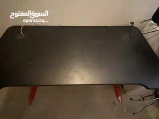  1 ‏طاولة جيمينج مستعملة