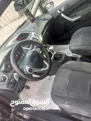  1 فورد فوكس  عدد الركاب 4