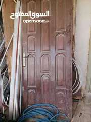  2 ابواب خشب مستعمله