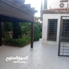  11 خلدا ـ شقه ارضيه فارغه للايجار ـ 200 متر داخلي  200 متر خارجي + حديقه مشجره - كراج خاص