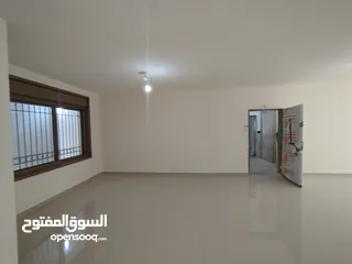  24 شقه مع حديقه للبيع