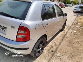  5 سكودا فابيا للبيع موديل 2004 اوتوماتيك بحالة الوكالة