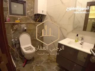  13 شقة / للايجار / فارغة / فاخرة / خلدا