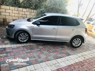  7 بولو/ ماتور 1400/  لون السياره فضي ،مش ناقصها السياره ولا برغب  فحصها جيد جدا ، موديل 2010