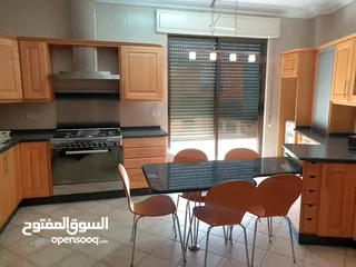  7 شقة مفروشة فخمة للإيجار 220 متر في ارقى مناطق جبل عمان