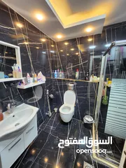  27 فيلا متلاصقة للبيع محدثة تماما بسعر مغري