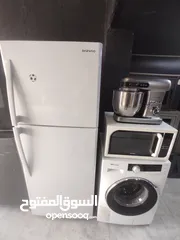  1 ثلاجة وغسالة ومايكرويف وعجانة للبيع