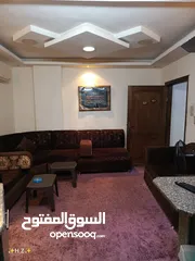  1 شقة مميزة للبيع بسعر مميز وبموقع حيوي وقريب من جميع الخدمات