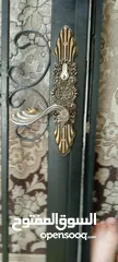  2 باب حمايه للمنزل