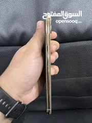  3 أيفون Xs Max بحالة ممتازة