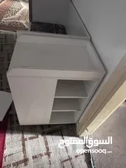  2 تخت بيبي مستعمل نظيف خشب زان ثقيل مع خزانه جرارات