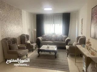  1 صالون مستعمل بحالت لجديد للمعني فقط