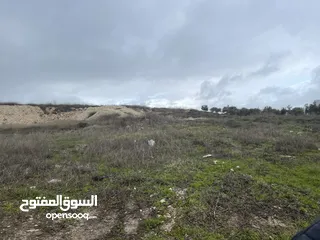  4 ارض 628 متر على شارعين تصلح ل اي نوع من البناء خلف براڤو بيت وزن