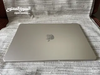  10 MacBook Air, 2022, M2 chip