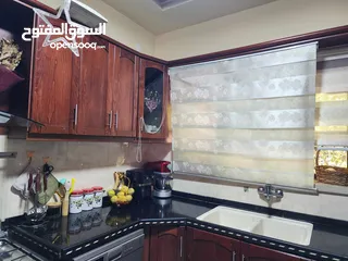  1 مطبخ شبه جديد مستعمل للبيع