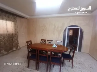  14 مزرعه مع بيت بسعر حرق 36 الف دحل طريق جرش