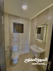  5 شقة غير مفروشة للايجار في دير غبار  ( Property 43220 )-174869571