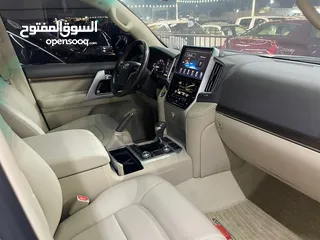  17 Toyota Land Cruiser VXR V8 2020 FULL OPTION, GCC