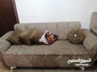  2 طقم كنب بحاله جيده جدا