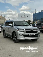  1 لاندكروز 2020 (V8 ) كاش او اقسط دفعه 20000من راسي لاراسك