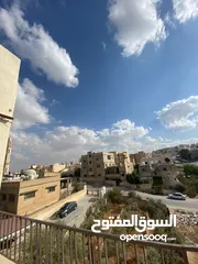  10 شقة للإيجار الزرقاء 3 غرف نوم و غرفة ضيوف منفصلة مع بلكونة - حي الزواهرة دوار الخميس