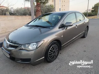  12 هوندا سيفيك 2006 بنزين للبيع في عمان 2006 Honda Civic V-Tech 1.8 L for Sale in Amman