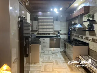  1 مطبخ مستعمل خشب نظيييييف