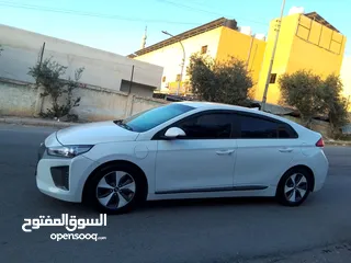  13 هونداي ايونك فل ما عدا الفتحه كهرباء موديل 2017 بسعر مغري