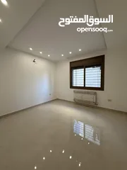 21 شقة طابقية طابق ارضي مع 3 ترسات باجمل مناطق مناطق تلاع العلي