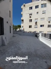  18 خلدا 160م داخلي و120م خارجي ومدخل خاص وكراج خاص بسعر مغري