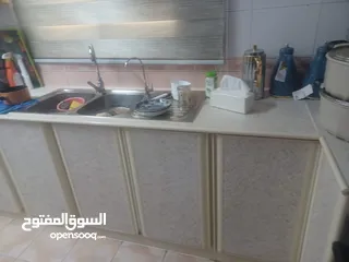  5 للبيع مطبخ مستخدم نظيف المنيوم بحريني 
