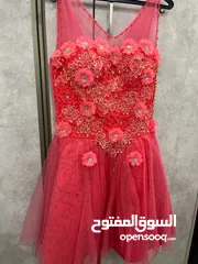  2 فستان للبيع بحالة الجديد