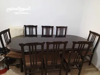  1 طاولة سفرة للبيع استعمال بسيط السعر 150