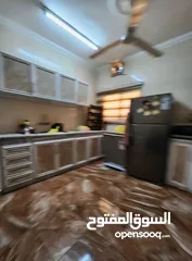  18 للبيع شقه طابق ثالث لايوجد مصعد  114 متر بسعر   اربع غرف وصاله معيشه
